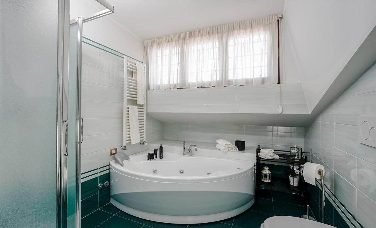 Sigis Hotel Фьюмичино Экстерьер фото