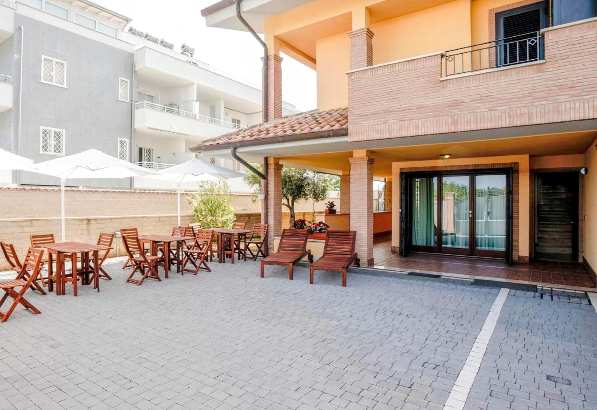 Sigis Hotel Фьюмичино Экстерьер фото