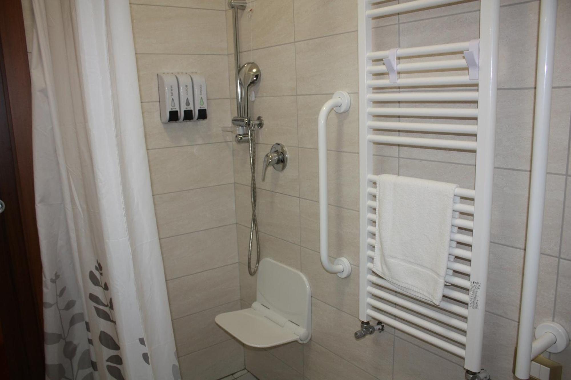 Sigis Hotel Фьюмичино Экстерьер фото